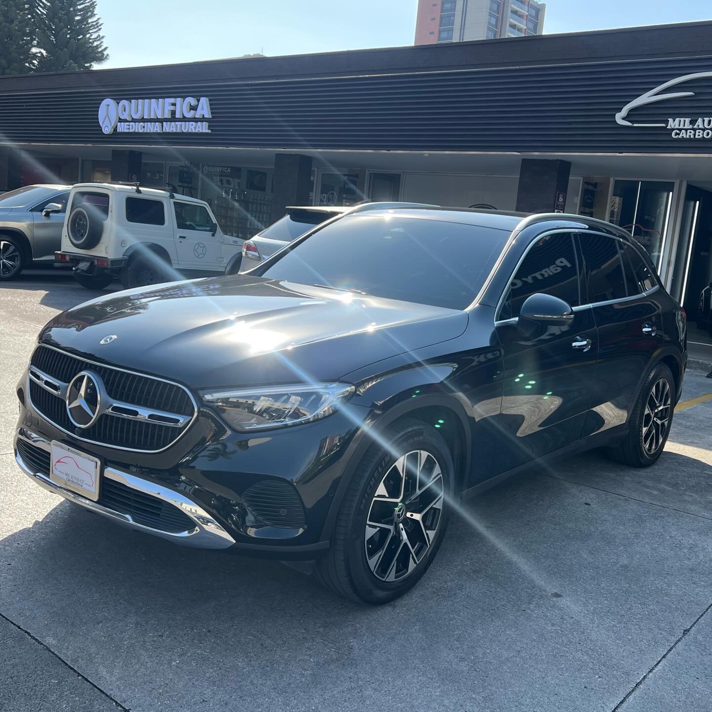 BENZ  LÍNEA GLC 200